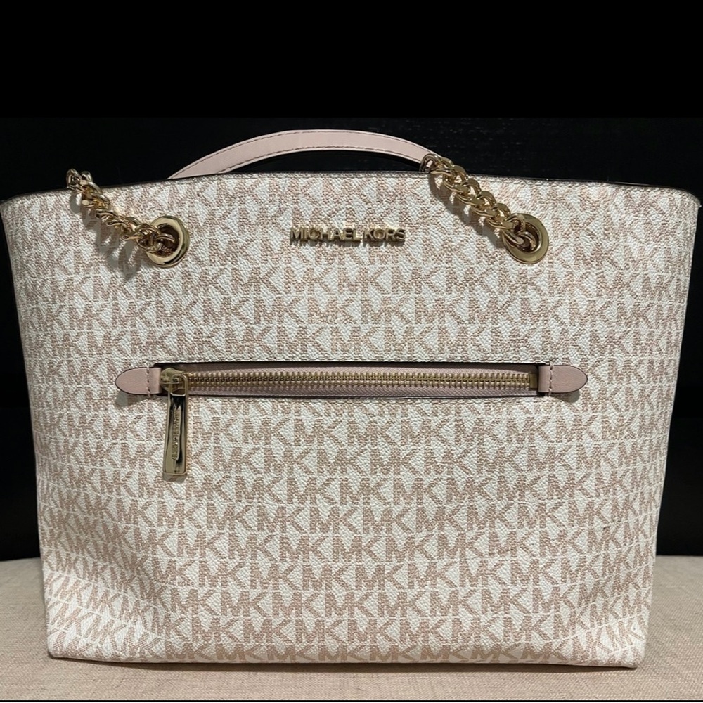 Michael Kors Jet Set Purse